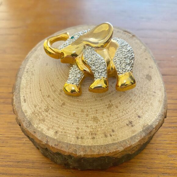 Vintage Gold Crystal Faux Diamond Green Emerald Eye Elephant Pin Brooch - Picture 1 of 6
